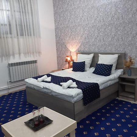 Lind Guest House B&B Гюмри Экстерьер фото
