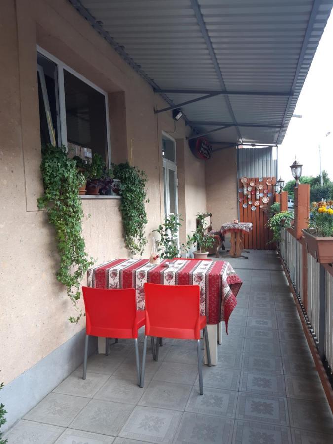 Lind Guest House B&B Гюмри Экстерьер фото
